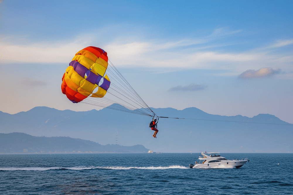 Hoạt động thể thao tại bãi biển An Bàng.